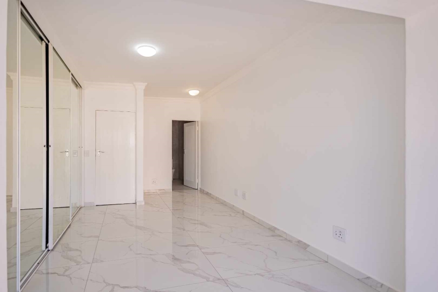 To Let 2 Bedroom Property for Rent in Bloubergrant Western Cape